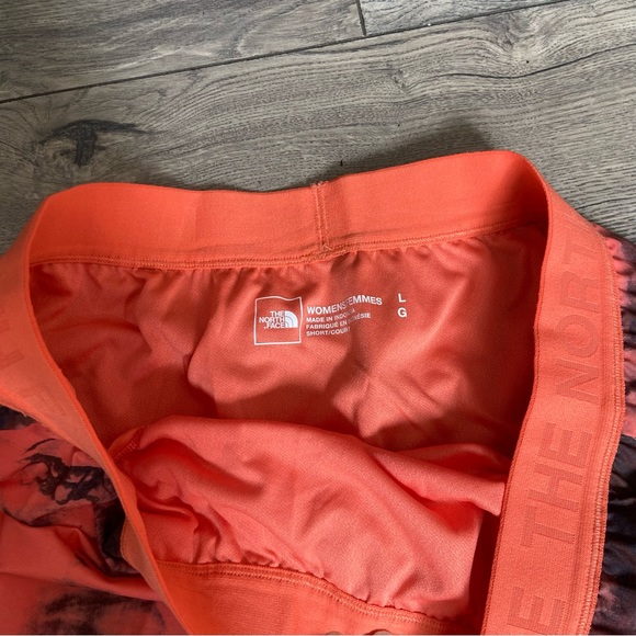 The North Face Printed Wander Short Size Large Coral Ice Dye Print NWT - Picture 3 of 14